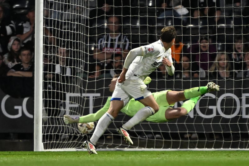 Tomorrow. Plough Lane. Playoff Second Leg.

Tomorrow has got to be the most important games Plough Lane has ever seen. 

A chance to create history and get to Wembley again.

After a resilient performance in Nottingham last week, how do we see this one going Dons fans? 🤔

#afcw