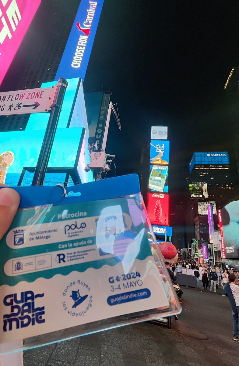 Hace justo un año, empalmé un viaje a Málaga para <a href="/guadalindie/">Guadalindie</a> con otro a USA.
Resultado: esta foto.

Una pena no poder asistir este año. Le deseo lo mejor al staff! 

#Guadalindie25