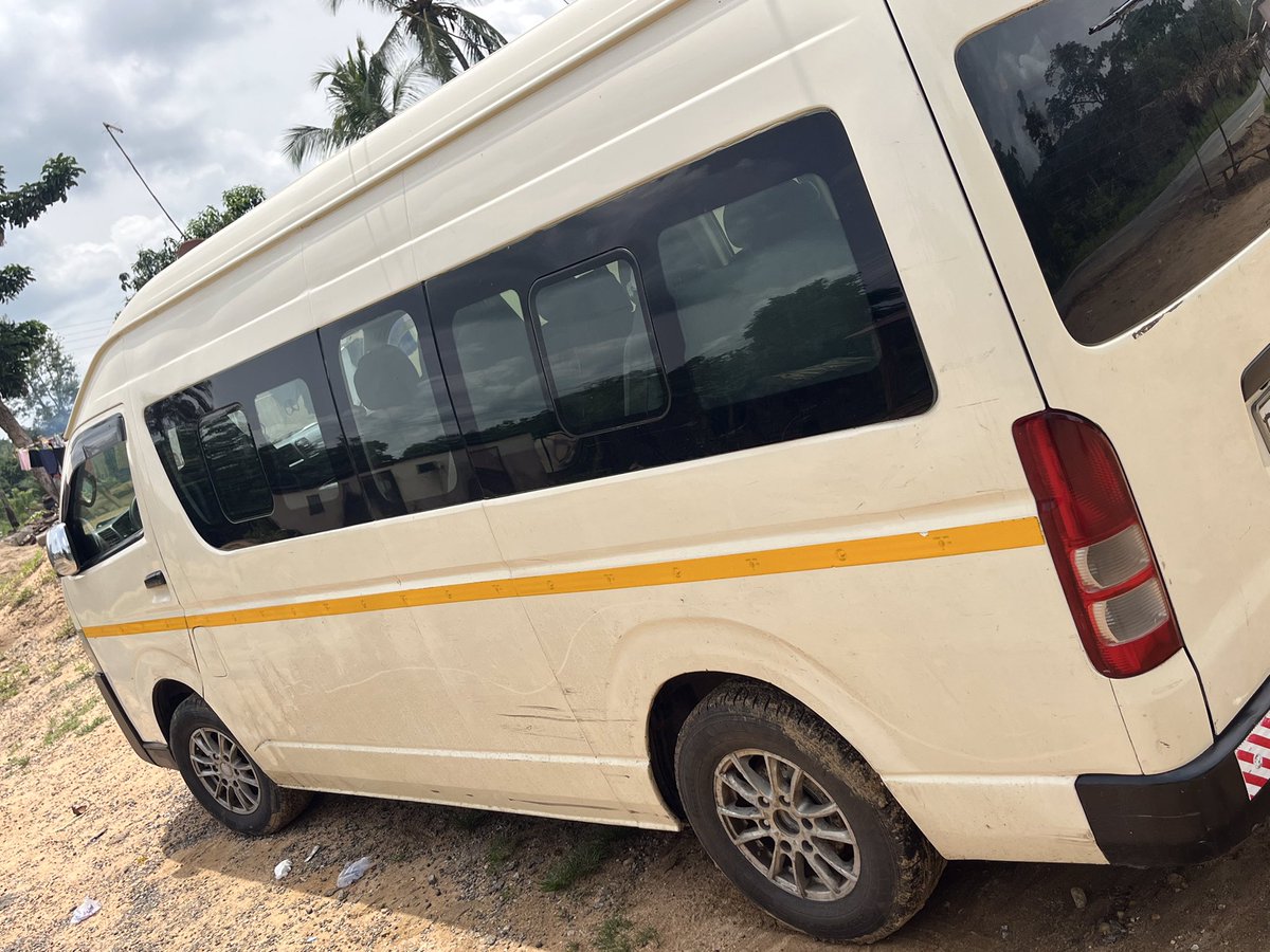 pappeadu's tweet photo. @yo__Obama FOR SALE
Toyota Hiace 
2015 model 
Automatic transmission 
14 seater 
Alloy wheels 
Working AC 

0542897356 / 0535740467 https://t.co/DdhXlvsLBN