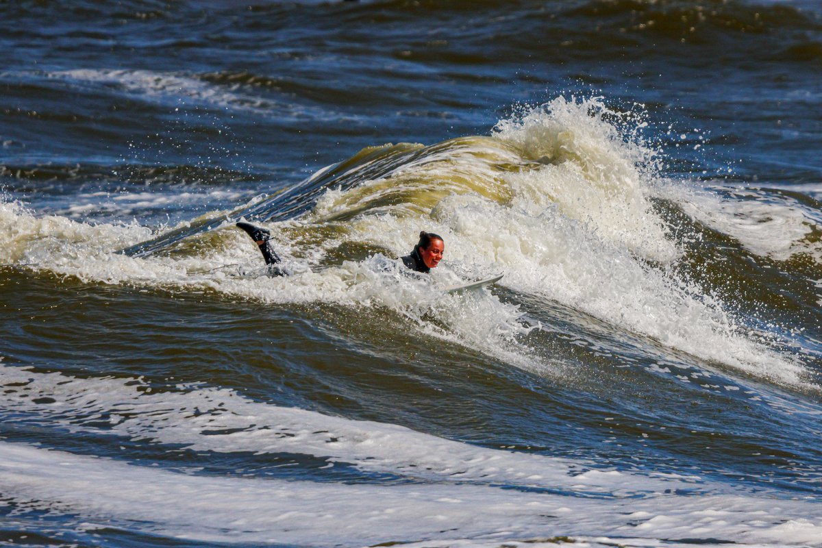 #goodmorning everyone ☕️ Have a great Friday with these shots I took yesterday 📸 Surfers paradise 🏄‍♂️ Wijk aan Zee 🇳🇱

#FridayMotivation #Surfers #surfing #surfersparadise #wijkaanzee #Northsea #waves #photography #canon