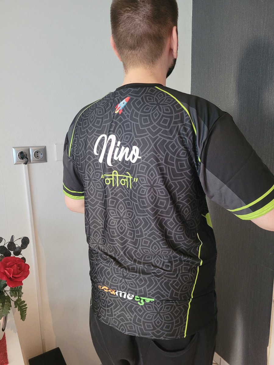 MOUZ | Nino tweet media