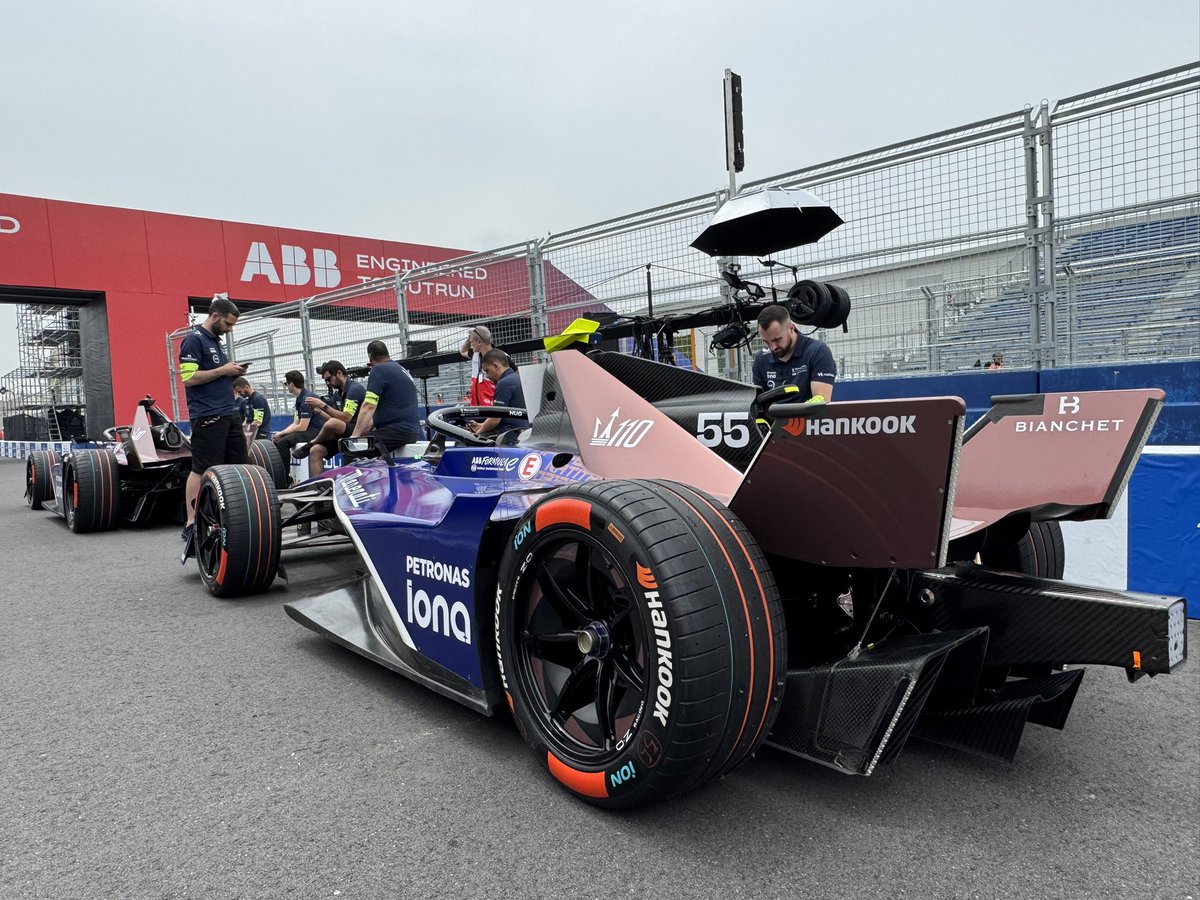 racingdriver_jp's tweet photo. #Masterati チームは2台のマシンを車検場へ送り込みます✨
#FEjp #フォーミュラE #TokyoEPrix https://t.co/kLI87sTEDX