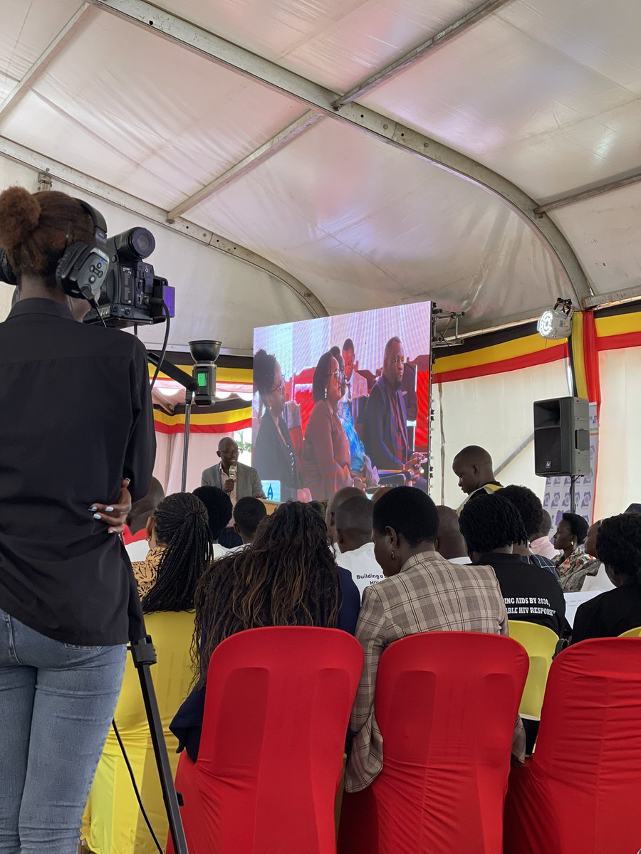 OwnYourFutureUG's tweet image. Happening Now! @aidscommission 

Today we light candles to remember &amp;amp; honor those affected by HIV/AIDS. Join us in commemorating #CandlelightMemorial, a moment to reflect, support &amp;amp; advocate for a world free from HIV, stigma &amp;amp; discrimination.