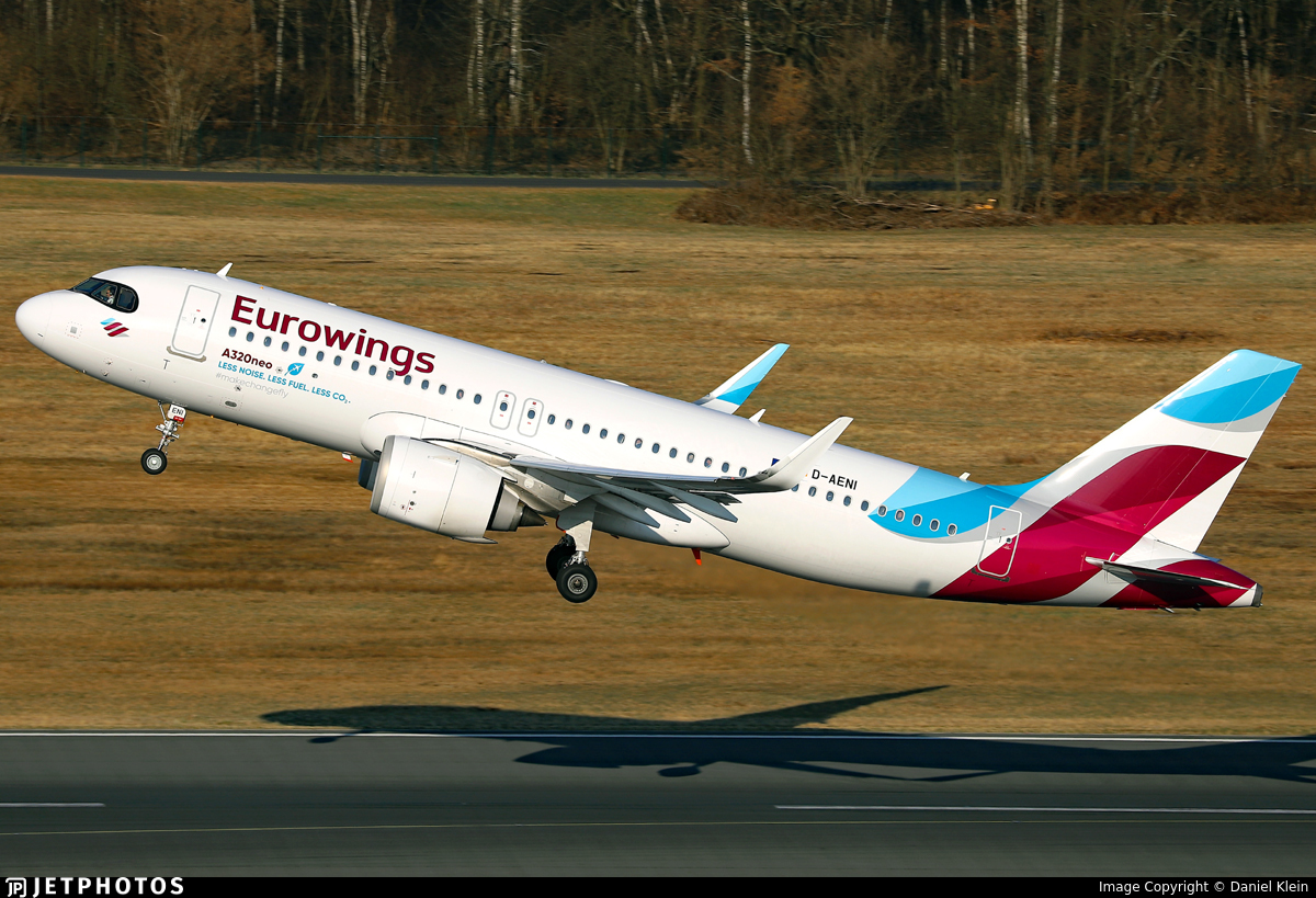 Have you flown on any of Eurowings' oldest or youngest aircraft? Find out here. flightradar24.com/blog/aviation-…