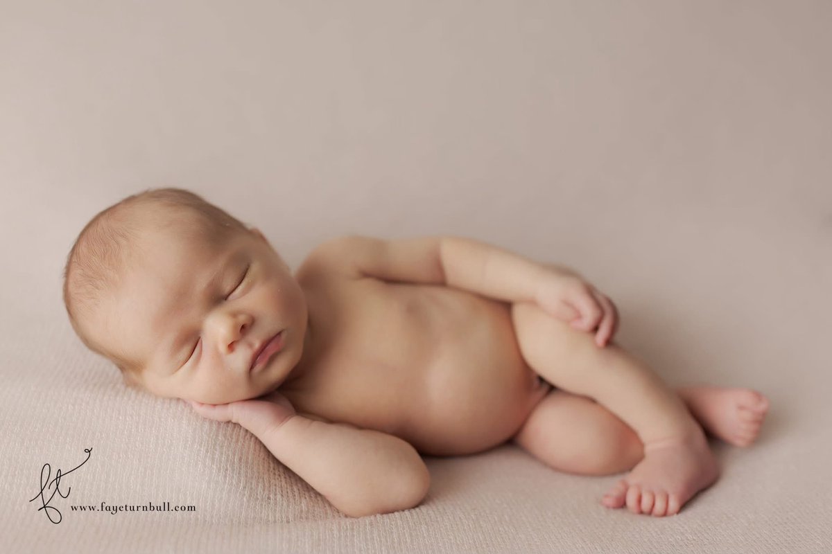 fayephotography's tweet photo. Book your newborn baby photoshoot in cape town #capetownnewbornphotography #newbornphotography #newbornphotographer  #newborn #newbornwrapping  #capetownphotographer #cakesmash  #newbornwrapping  #capetownphotographer #baby #pregnant https://t.co/67rOlWsYn5