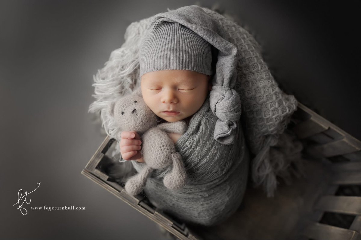 fayephotography's tweet photo. Book your newborn baby photoshoot in cape town #capetownnewbornphotography #newbornphotography #newbornphotographer  #newborn #newbornwrapping  #capetownphotographer #cakesmash  #newbornwrapping  #capetownphotographer #baby #pregnant https://t.co/67rOlWsYn5