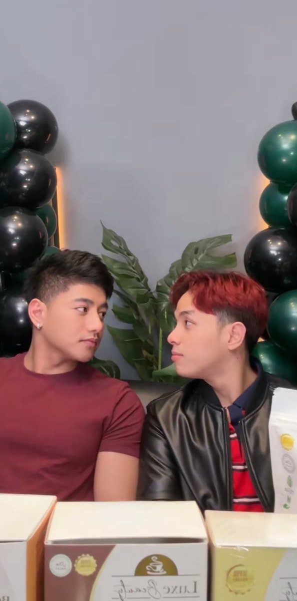 CNuggetboii's tweet photo. Mamaya na! Can't wait to support both of you later!

Get ready to tap your screens, check out later at PAY DAY SALE WITH @ItsVrixGallano and @chrstianmrtnz

Good luck on your live selling Mr. 💚 Heart and Mr. 🖤 Heart!🫶🏻

#WeLuxeYouVRIXIAN https://t.co/AzKljq7vR1