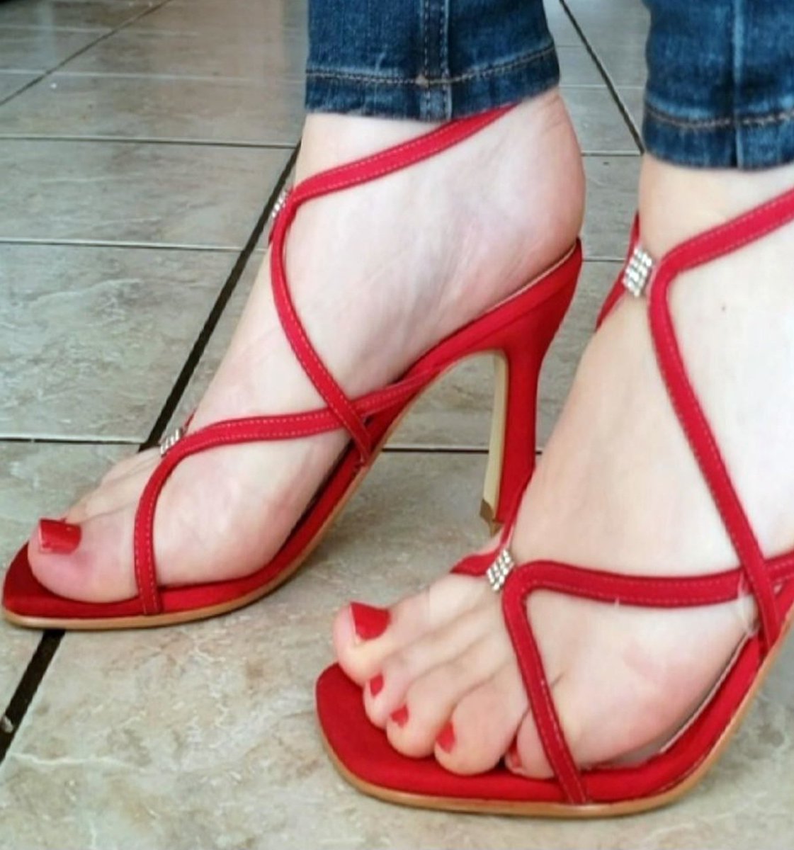 Stunning Ggilf Sandi x tweet media