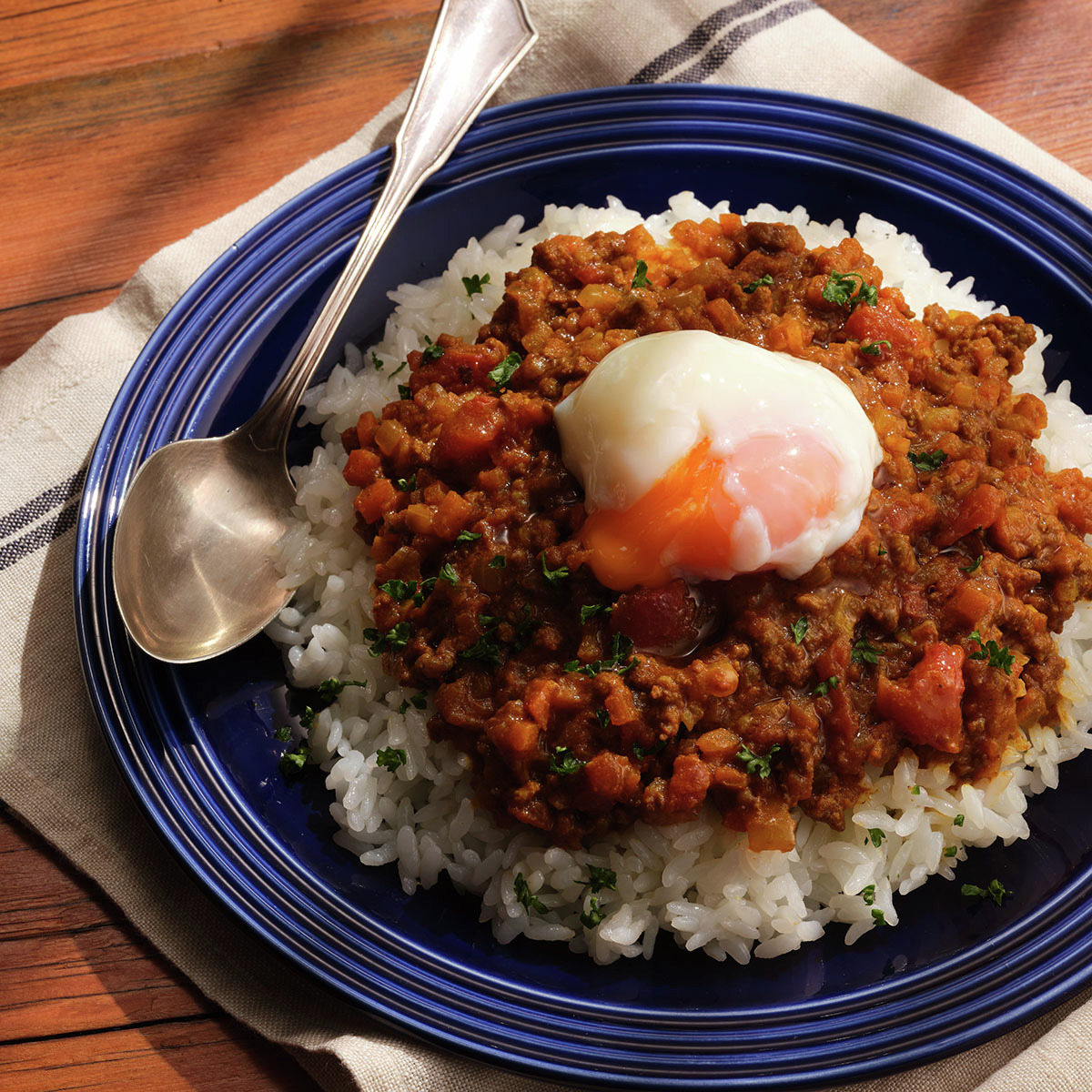 ラ・プレッツィオーザ トマト缶」を使ったレシピ公開中】 鶏肉ときのこ