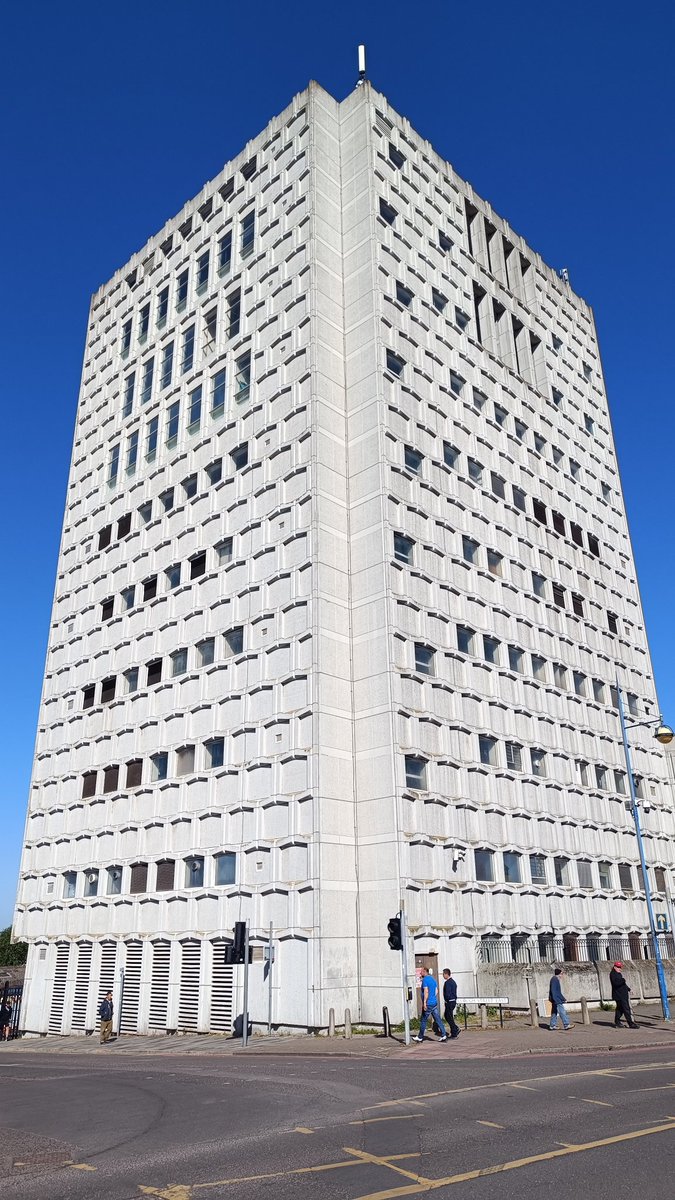 Subtopian tweet media