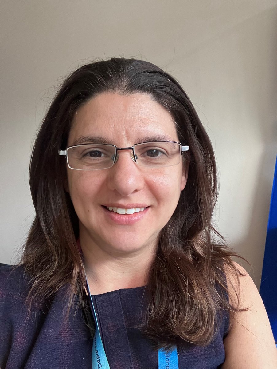 WestHertsNHS's tweet image. “Learning is part of the culture at West Herts” 

Our final spotlight for #LearningatWorkWeek is on Dr Lynn Sinitsky, Paediatric Consultant, who has experience both teaching and learning 🎉

Dr Sinitsky has found West Herts incredibly supportive of her leadership and development.