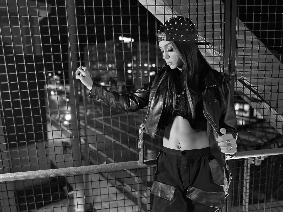 ᴛʜᴇ ᴅᴀʀᴋᴇꜱᴛ ꜱɪᴅᴇ ᴏꜰ ᴛʜᴇ ɴɪɢʜᴛ
ʙᴜʀɴꜱ ʟɪᴋᴇ ᴀ ꜰɪʀᴇ ꜰᴏʀ ᴛʜᴇ ᴡᴀꜱᴛᴇᴅ ʟɪᴠᴇꜱ
ᴀɴᴅ ᴛʜᴇʀᴇ'ꜱ ɴᴏ ᴡᴀʏ ʏᴏᴜ ᴄᴀɴ ꜰɪɢʜᴛ
ꜱʜᴏᴡ ꜱᴏᴍᴇ ʀᴇꜱᴘᴇᴄᴛ ᴀɴᴅ ᴛʀʏ ᴛᴏ ꜱᴜʀᴠɪᴠᴇ
ᴏɴ ᴛʜᴇ ᴅᴀʀᴋᴇꜱᴛ ꜱɪᴅᴇ