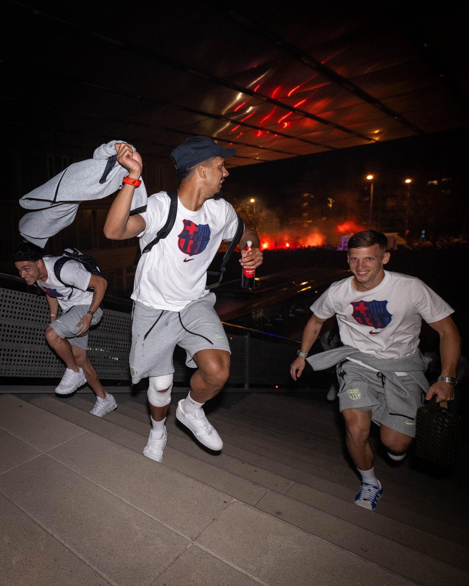 daniolmo7's tweet image. Somni fet realitat… Gaudim-ho tots junts culers!!!
Va per tu, Carles. Som CAMPIONS DE LLIGA 💙❤️