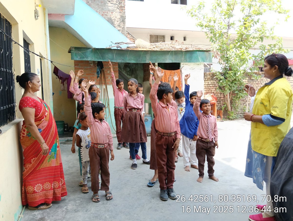 FhiZone83925's tweet image. एम्बेड परियोजना के तहत  कानपुर में बस्त nehura bastiमें डेगू और मलेरिया के बारे में जानकारी दी 
 #MalariaFreeIndia
#Embed2Endmalaria 
#Malaria
#Dengue 
#DengueFreeIndia
@sammaansingh

@sksomya

@rajesh_amh