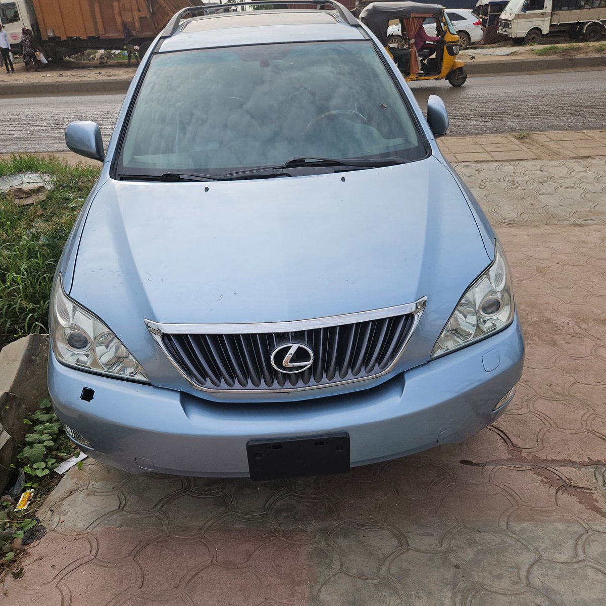 Naspumpee's tweet photo. I’ve this cars available for sale in Lagos . Custom duty paid and cleared https://t.co/GaDgXIjkHD