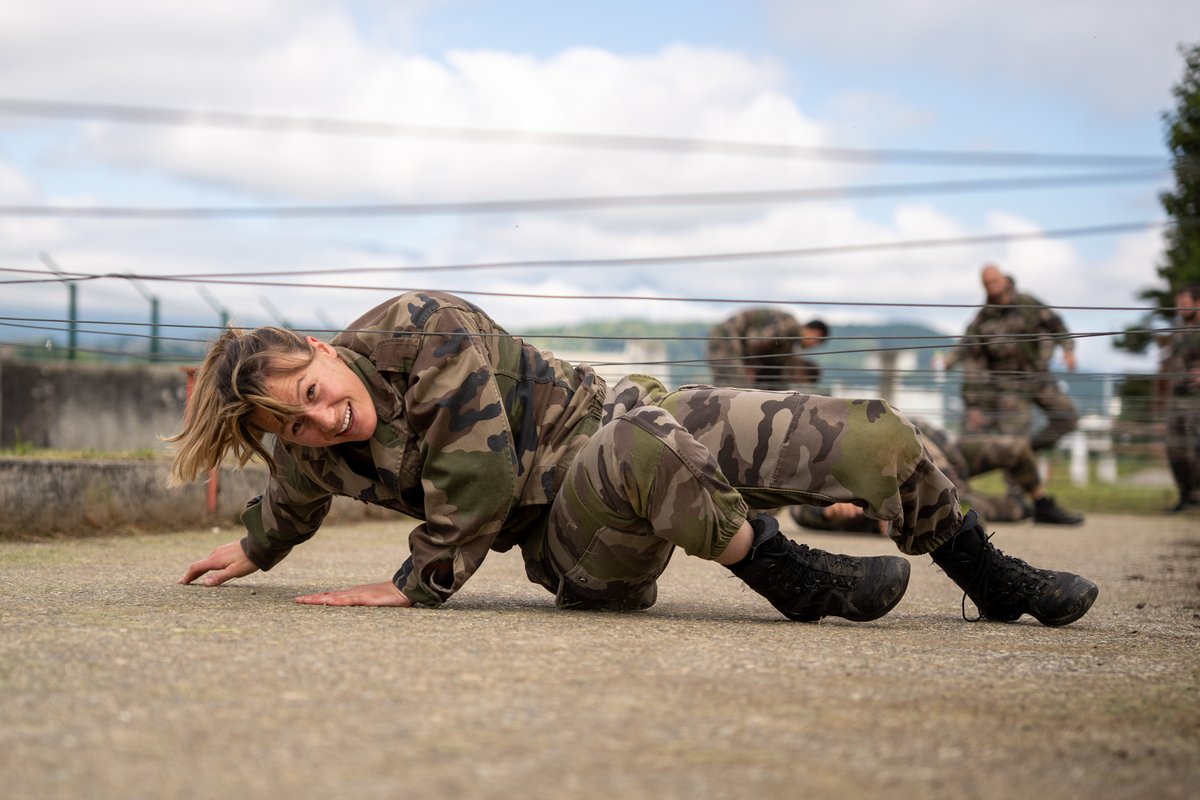 13eBCA's tweet image. Les PSIG de Savoie ont consolidé leurs compétences opérationnelles aux côtés des chasseurs alpins en s’initiant à diverses méthodes d’entraînement militaire: combat dans la verte, corps à corps, tir et parcours d’obstacles, pour challenger leurs aptitudes physiques.

@Gendarmerie