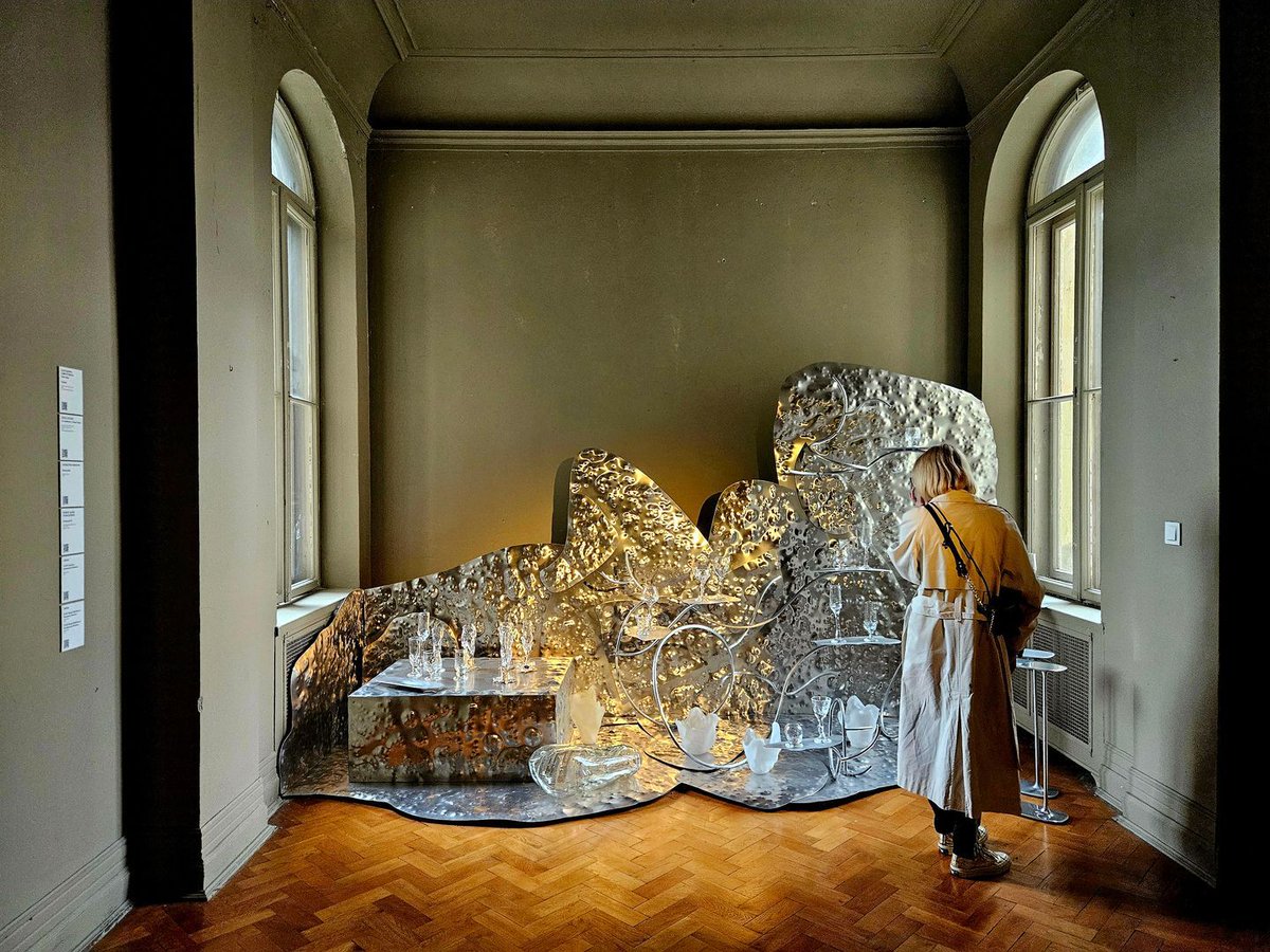 The exhibition "Romantic Brutalism: A Journey into Polish Craft and Design" installed in a restored historic home in Warsaw. #romantycznybrutalizm #polishdesign @visteriafoundation @culture.pl