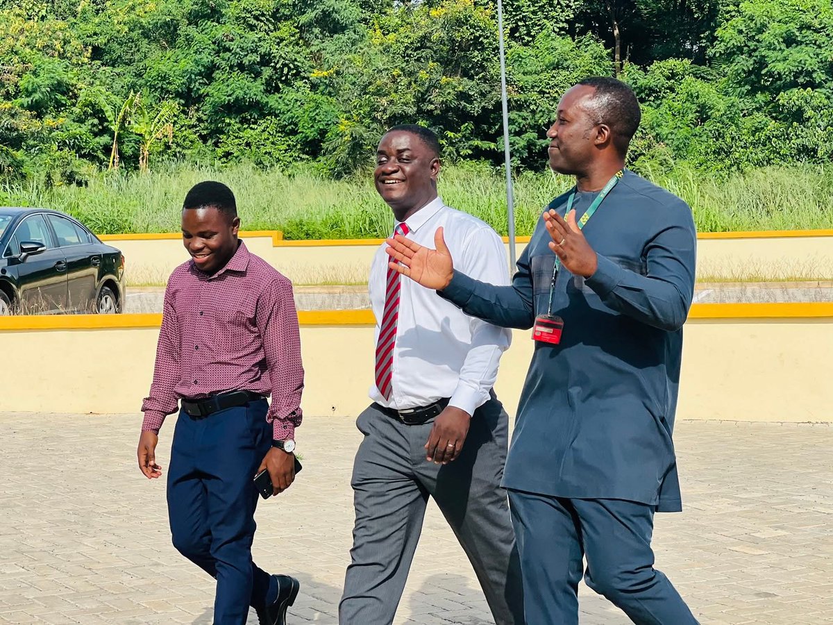 Pascal_M41's tweet image. On 8th May, We concluded our ISA Digital skills training program with masterclass speeches coming  from The IPO Dean @Prof Daniel duah and the KNUST E-LEARNING DIRECTOR @Prof Eric Asante. 
Our Students have  proudly received their digital skills Certificates.
@ElearningKnust