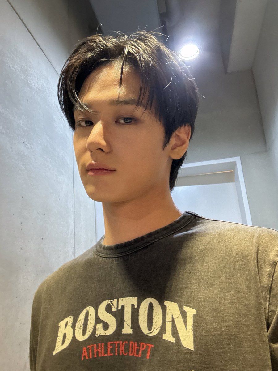 dailyljy's tweet photo. 250516 🐱💬 [10:50pm kst]

juyeon sent a photo

🐱 ah...
🐱 my selfie hit rate hasn't been very good lately..
🐱 i need to try harder https://t.co/MgXWVgrb4o