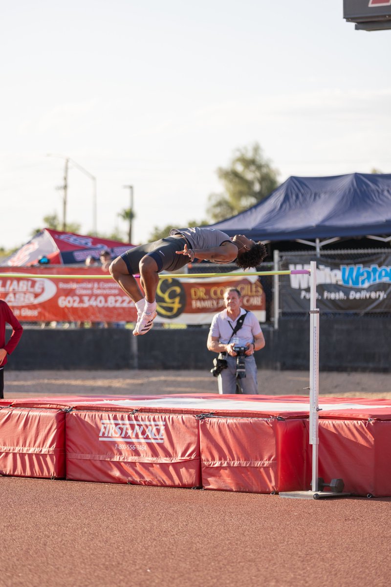 Casteel Football (@casteelfootball) on Twitter photo Good luck to <a href="/ArmyWP_Football/">Army Football</a> signee '25' RB <a href="/IsaiahLinyear/">Isaiah Linyear</a> as he competes in the high jump at the AZ Open Track and Field finals tomorrow! He's now the school record holder at 6'4"!
📸: <a href="/AriannaGrainey/">Arianna Grainey</a> <a href="/CrisVossPhoto/">Cris Voss Photography</a>
<a href="/CasteelAthletic/">Casteel Athletics</a> <a href="/CUSDAthletics/">CUSDAthletics</a> <a href="/CasteelColts/">Casteel Colts</a> Good luck to <a href="/ArmyWP_Football/">Army Football</a> signee '25' RB <a href="/IsaiahLinyear/">Isaiah Linyear</a> as he competes in the high jump at the AZ Open Track and Field finals tomorrow! He's now the school record holder at 6'4"!
📸: <a href="/AriannaGrainey/">Arianna Grainey</a> <a href="/CrisVossPhoto/">Cris Voss Photography</a>
<a href="/CasteelAthletic/">Casteel Athletics</a> <a href="/CUSDAthletics/">CUSDAthletics</a> <a href="/CasteelColts/">Casteel Colts</a>