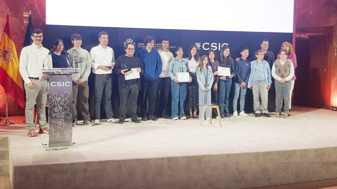 Doble Hélice 3.0 (@doblehelicerne) on Twitter photo Hoy hemos recibido el premio Fotón Emitido del <a href="/IO_CSIC/">Instituto de Óptica (CSIC)</a> por nuestro programa dedicado a los sensores ópticos de la <a href="/ULL/">Universidad de La Laguna</a> ¡Muchas gracias! Hoy hemos recibido el premio Fotón Emitido del <a href="/IO_CSIC/">Instituto de Óptica (CSIC)</a> por nuestro programa dedicado a los sensores ópticos de la <a href="/ULL/">Universidad de La Laguna</a> ¡Muchas gracias!
