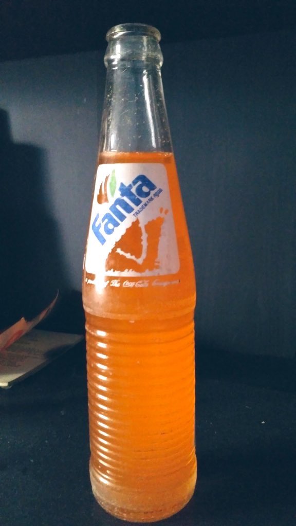 Had an epiphany yesterday; the talking stage is dying on arrival cos nobody’s pulling out the family album anymore.

Back then, flipping through pics with a bottle of Fanta could carry a whole relationship. Now it’s just “wyd” &amp; vibes.

Bring back photo albums and save love.