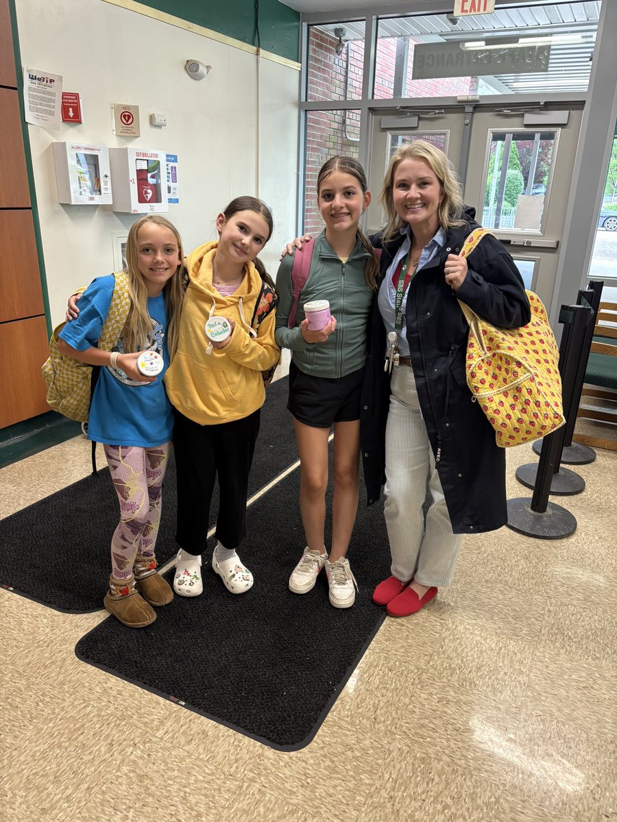 Emily Cuervo tweet media