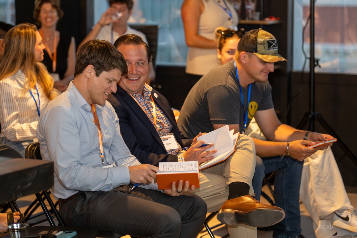 One week ago, we brought down the latest cohort of <a href="/UF/">FLORIDA</a> startups to the #305 for the second edition of #GatorPitch Miami! 🐊🌴 Congrats to Knowlify &amp; Oboro Labs, our “Panelists’ Choice” winners. We are counting down the days until the fall edition of GatorPitch on November 6! 📅