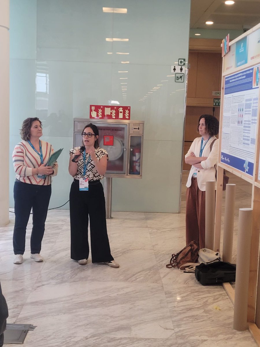 helena_borrell's tweet photo. 🔎Más de la mitad de los pacientes con AR tratados con JAKi en la práctica clínica real presentan factores de riesgo según PRAC @GrupARCat #SER2025 https://t.co/KZzsBd3Ddm