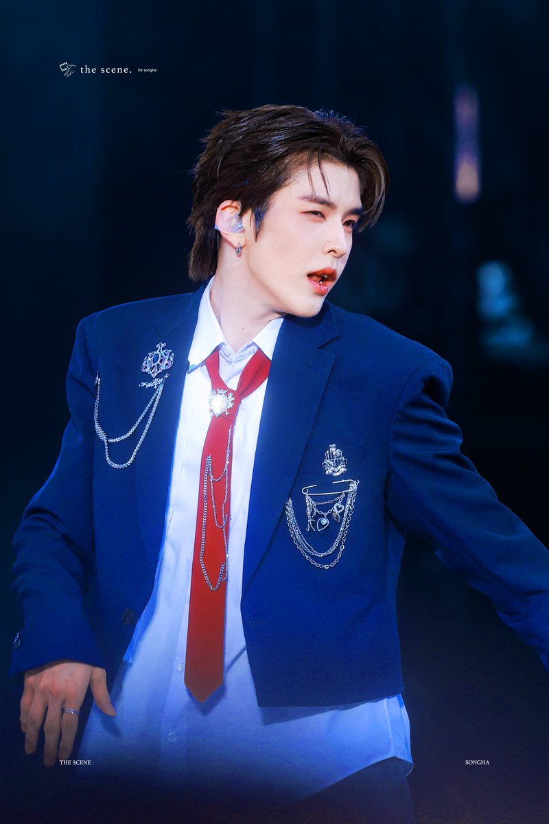 thescene_sh04's tweet photo. 250511 SMTOWN in LA

#이송하 #송하 #SONGHA
#SMTR25 #SMNBG https://t.co/zlh0ZysFUs