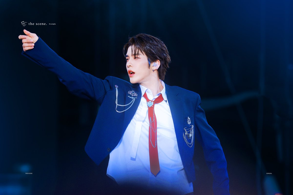 thescene_sh04's tweet photo. 250511 SMTOWN in LA

#이송하 #송하 #SONGHA
#SMTR25 #SMNBG https://t.co/zlh0ZysFUs