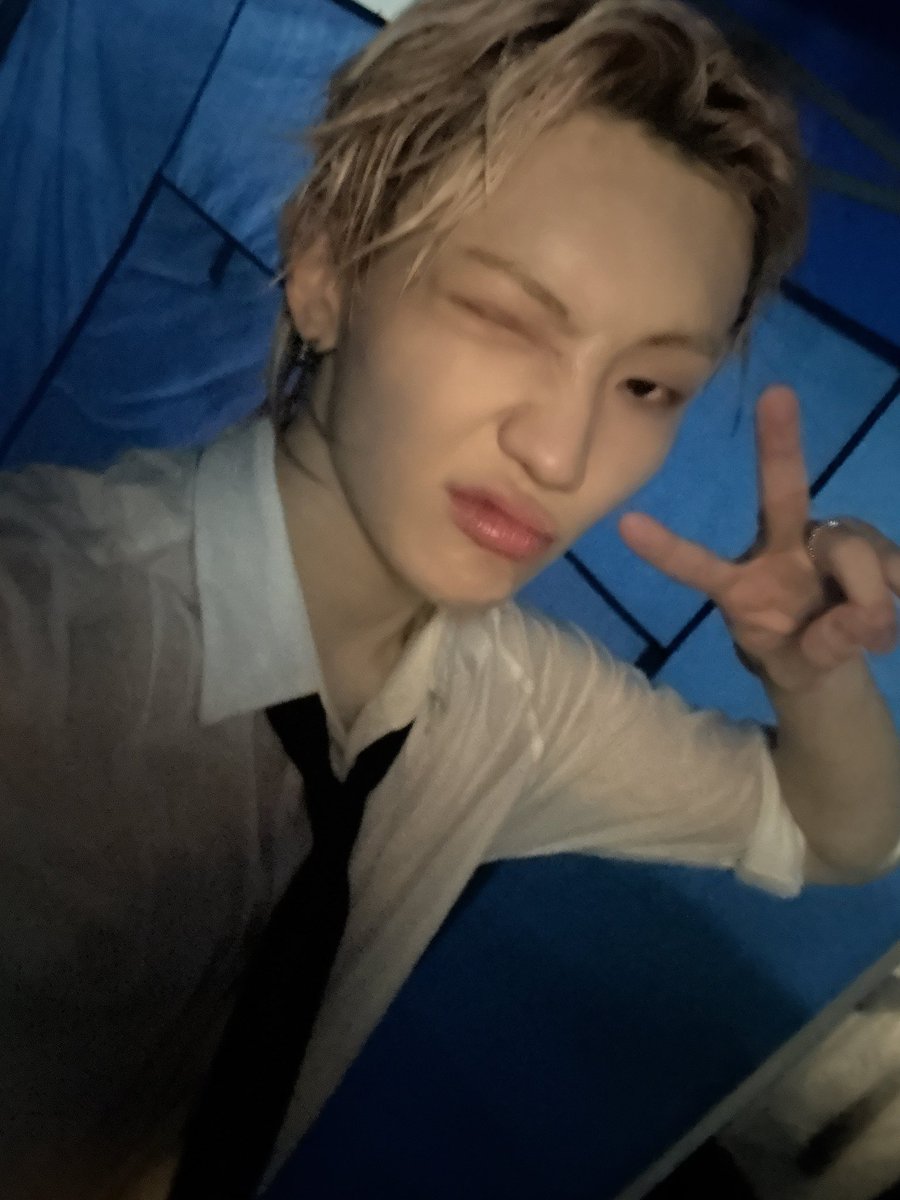 SourceTnx's tweet photo. 📸 || 250516

–– تحديث جونهيوك عبر اكس

كانت لحظة شبا��ية لا تُنسى💦🤣

#TNX
#천준혁 #JUNHYEOK https://t.co/s0QWY8jDkQ