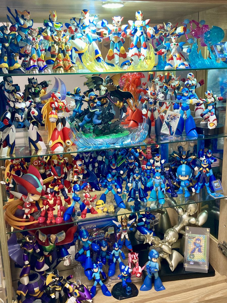 6ROCKMANTARO9's tweet photo. ロックマン棚のレイアウト
変えたぜ☺️ https://t.co/z6MKo0uIYc