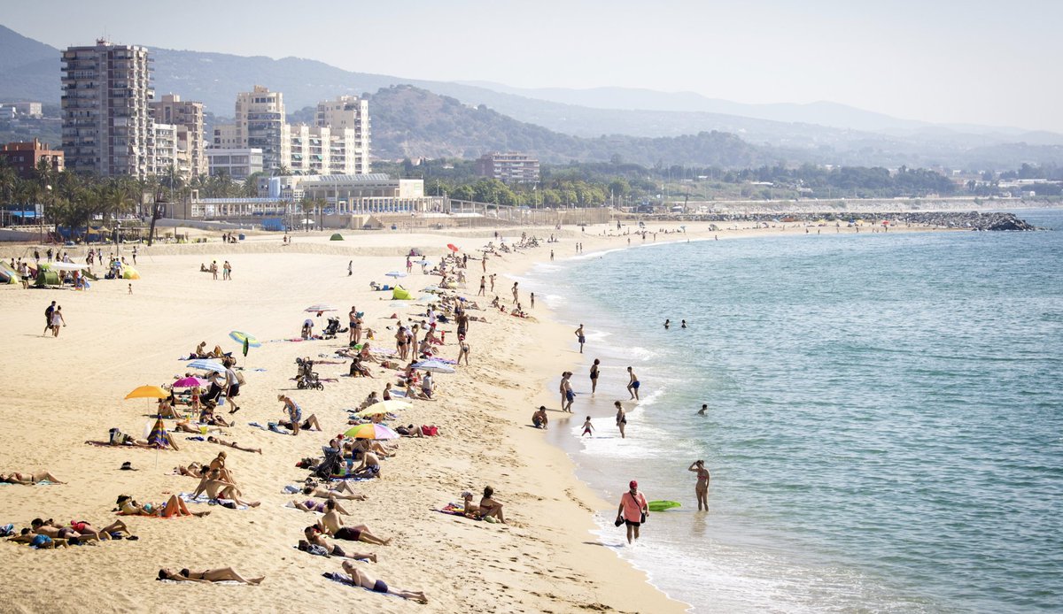 ➡️ De las 642 playas que reciben la Bandera Azul en 2025, 16 lo harán por primera vez 👏🏼

#adeac #banderaazul #BanderasAzules2025 #feeglobal #playas #puertos #embarcacionesturísticas #sostenibilidad #vidamarina