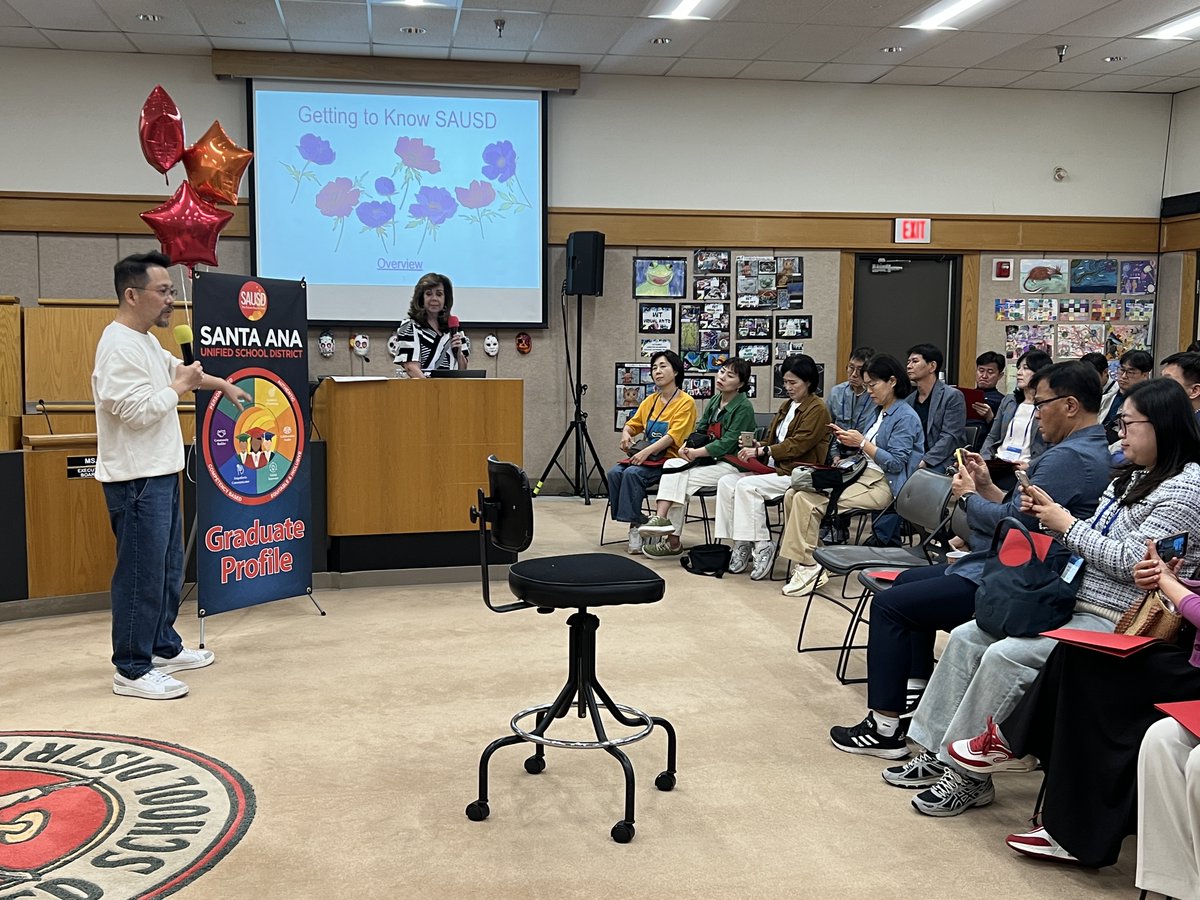 📢 We were honored to welcome over 50 first-year principals from KNUE 🇰🇷 to Saddleback HS yesterday, following their visit to the #SAUSD district office! Staff shared how we bring the #SAUSDGraduateProfile to life through CTE, IB, dual enrollment, VAPA &amp; more. 🎓🎭📚

#WeAreSAUSD