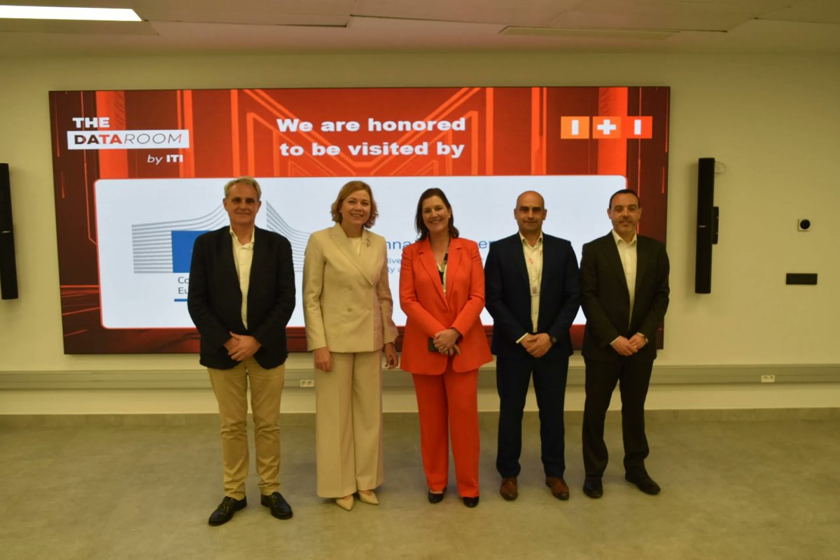 ITI (@iti_tic) on Twitter photo La vicepresidenta ejecutiva de la <a href="/EU_Commission/">European Commission</a>, <a href="/HennaVirkkunen/">Henna Virkkunen</a>, realizó una visita a las instalaciones de ITI.
Fue recibida por <a href="/lolcina1/">Laura Olcina</a>, directora gerente del centro y presidenta de <a href="/Fedit/">FEDIT</a>; el subdirector de ITI, Miguel Fuster; el director de la Unidad de Inteligencia La vicepresidenta ejecutiva de la <a href="/EU_Commission/">European Commission</a>, <a href="/HennaVirkkunen/">Henna Virkkunen</a>, realizó una visita a las instalaciones de ITI.
Fue recibida por <a href="/lolcina1/">Laura Olcina</a>, directora gerente del centro y presidenta de <a href="/Fedit/">FEDIT</a>; el subdirector de ITI, Miguel Fuster; el director de la Unidad de Inteligencia