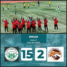 HarriLaine's tweet photo. Ei kyllä käynyt pienessä mielessäkään, että Nigerian divarissa vetää jengi nimellä A&amp;A Kiviasennus Palvelut FC 😂 Pakko olla jonkun oululaisen kehittämä kuvio 😉 https://t.co/XJBeamqAeD