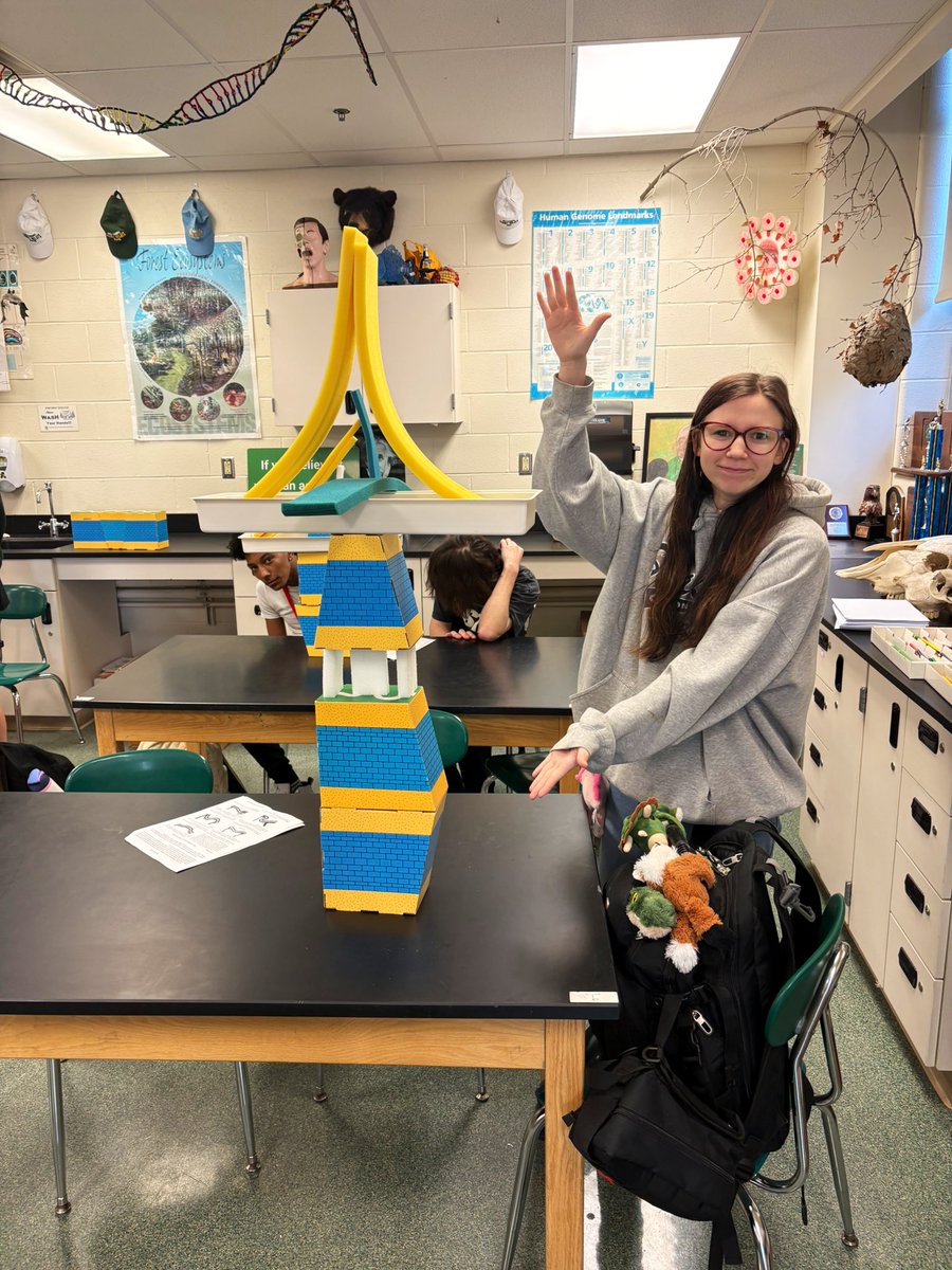 GlatzScience's tweet photo. Funday Friday and mountain building day in Earth and the Environment!  Callie is the winner of the Orogenesis contest!  Rob and Morgan model a syncline, Gabby and Margie model a horst and Isaiah and Paul model an anticline!  GO COMETS!! https://t.co/9fEHFe65rv
