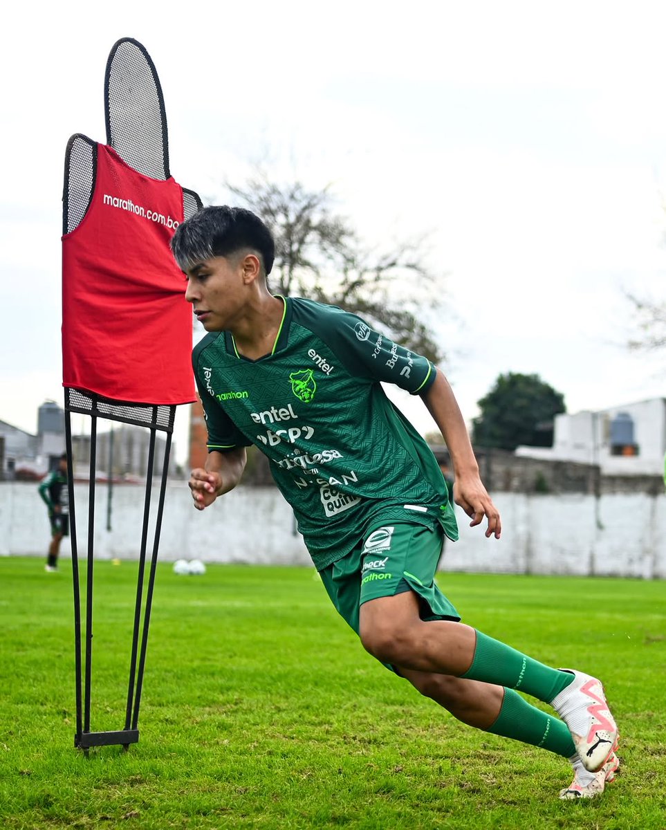 playonderetiro's tweet image. Nuestro jugador Andy Rodriguez, formado desde niño, fue convocado a la seleccion sub 17 de Bolivia. 
Muchas felicidades Andy desde el club Playon.
#vamosplayon #vamosbolivia