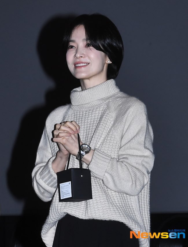 시계 잘어울리는여자     어떤데