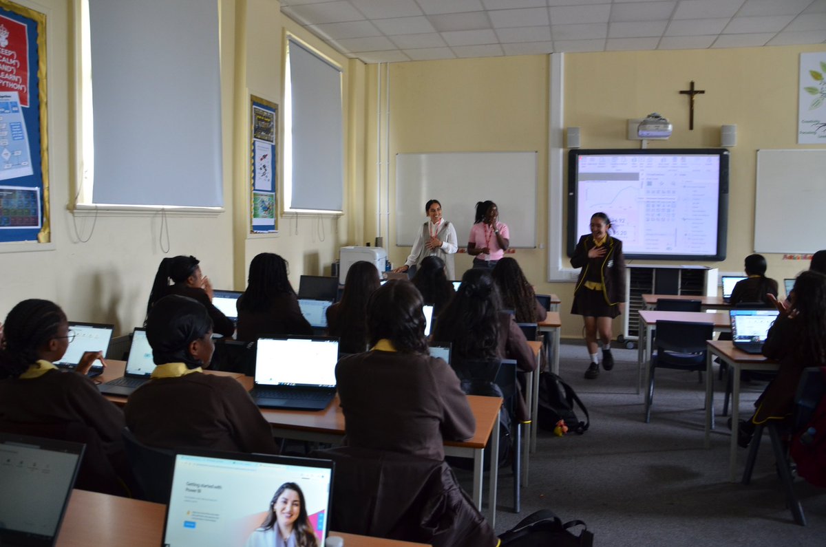 Some more photos of our visit from <a href="/Capgemini/">Capgemini</a> who visited us yesterday in partnership with <a href="/girlsindata/">GiD</a> 
They modelled how they use PowerBi in the workplace to our Year 10 computer science students before everyone used it to create their own data visuals #GirlsInSTEM