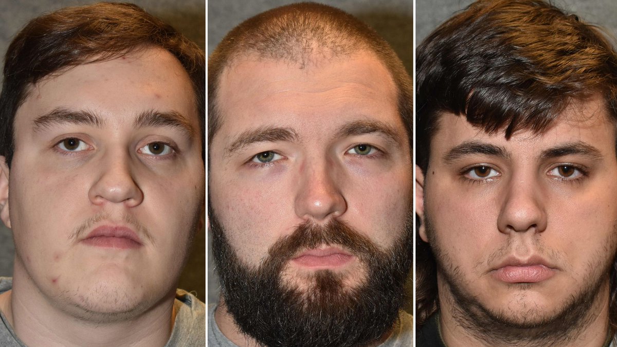 Neo-Nazis who stockpiled weapons including a 3D assault rifle face "substantial" prison sentences after they were found guilty of plotting a terrorist attack on a mosque in Leeds.
news.sky.com/story/nazi-wor…