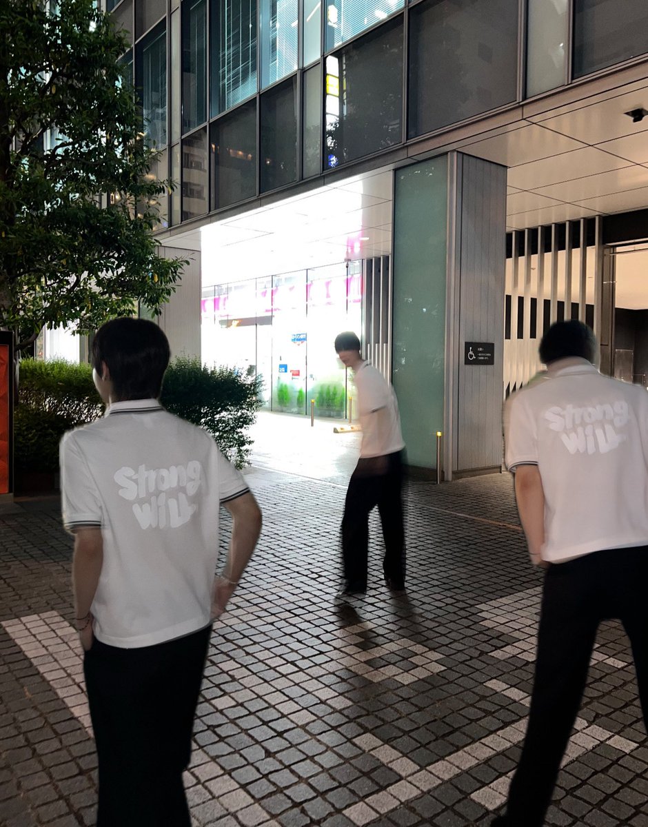 ワラ⟢ tweet media
