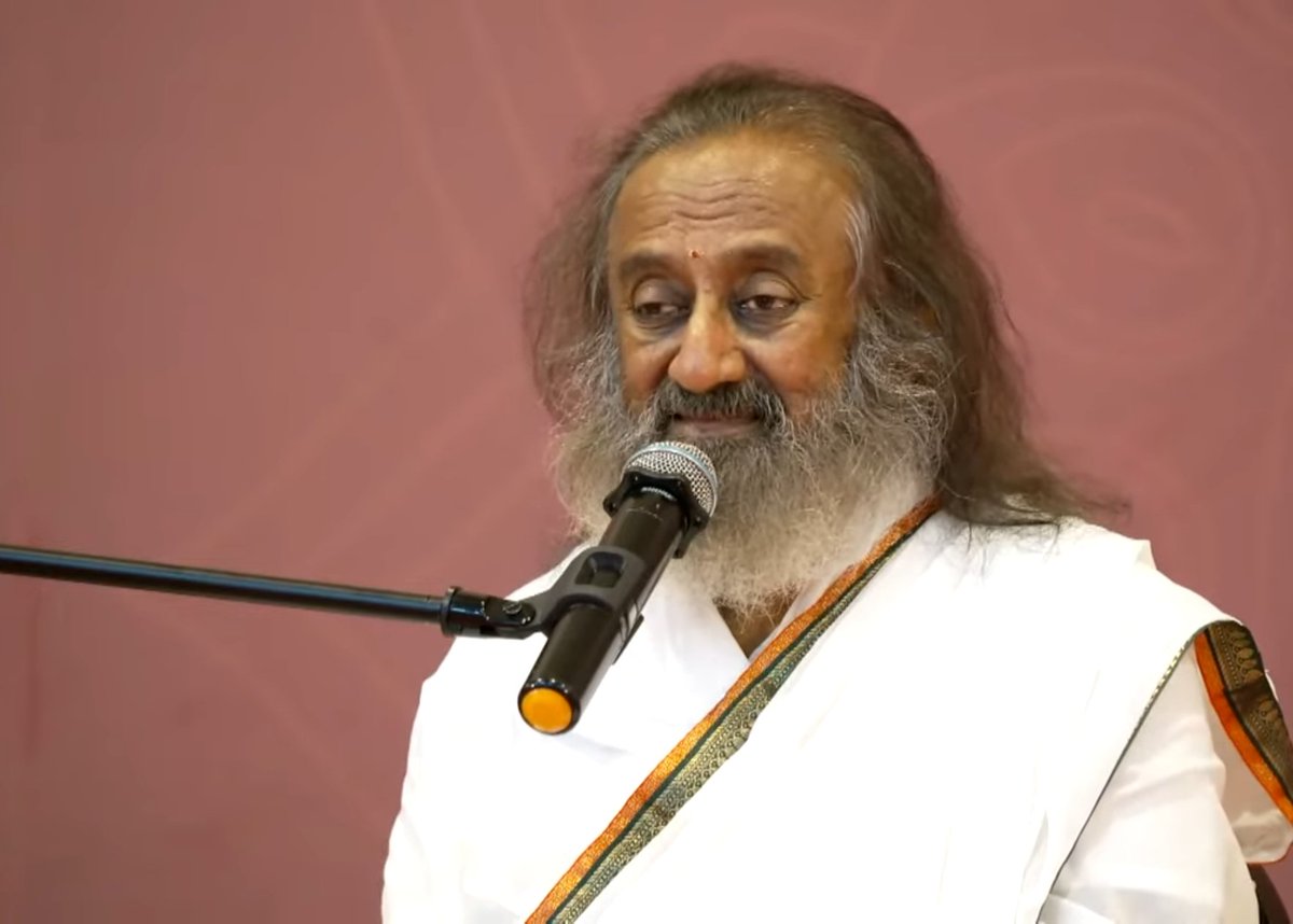 rajesh_kumar61's tweet image. How to overcome past trauma? 

Sudarshan Kriya! It helps you to erase past impressions. Also know that the past doesn&apos;t exist at this moment. The person who went through the experience does not exist either. You are a new person now. 

@Gurudev