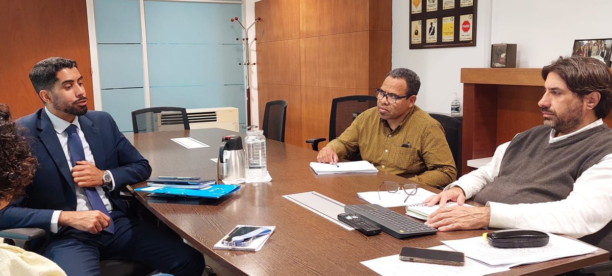 UNASEV's tweet photo. El presidente de Unasev @MMetediera, el director @PintosAnibal y la secretaria general ejecutiva @Fer_Boop recibieron al presidente de @FiscalesUruguay @Willian_M_Rosa para intercambiar sobre las posibilidades de implementar Fiscalías de Tránsito y #SeguridadVial en nuestro país https://t.co/AGE9Cuec3j