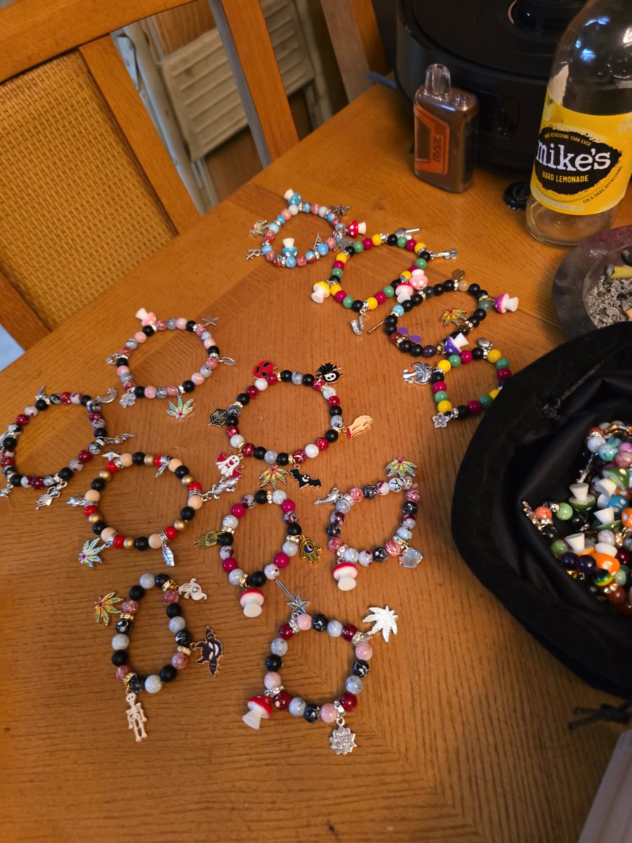 elevatedtrinket's tweet photo. #Mmemberville #jewelry #braclets #trinkets #bonglet #bongletz #custom #oneofakind #handmade https://t.co/G2HshMD35P