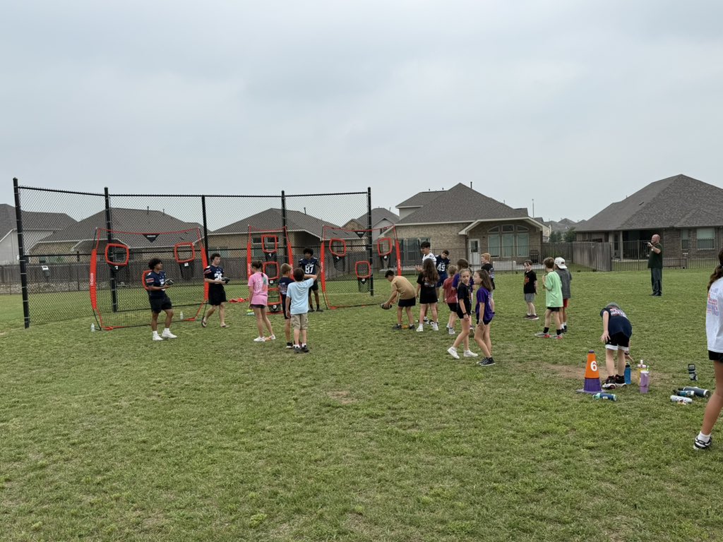 Brandon Krauskopf (@coach_kraus) on Twitter photo All of our <a href="/GlennGrizFB/">GlennGrizGridiron</a> players are at field days today w/ our upperclassmen at <a href="/JimPlain/">Jim Plain Elem</a>. Crazy how almost adults turn right back into kids on field day. Go Grizzlies!
#paintleanderorange All of our <a href="/GlennGrizFB/">GlennGrizGridiron</a> players are at field days today w/ our upperclassmen at <a href="/JimPlain/">Jim Plain Elem</a>. Crazy how almost adults turn right back into kids on field day. Go Grizzlies!
#paintleanderorange