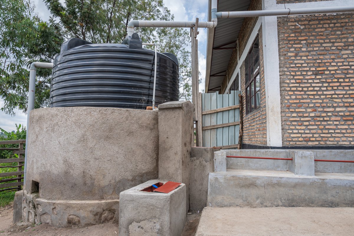 RwandaMoD's tweet photo. Byenene Primary School in Kamonyi District and Mugogwe Primary School in Huye District have expressed their appreciation for the development of a water supply plant for their students under the Defence and Security Citizen Outreach Programme 2025. https://t.co/3FiN0loF2L https://t.co/bTy98pJkHE