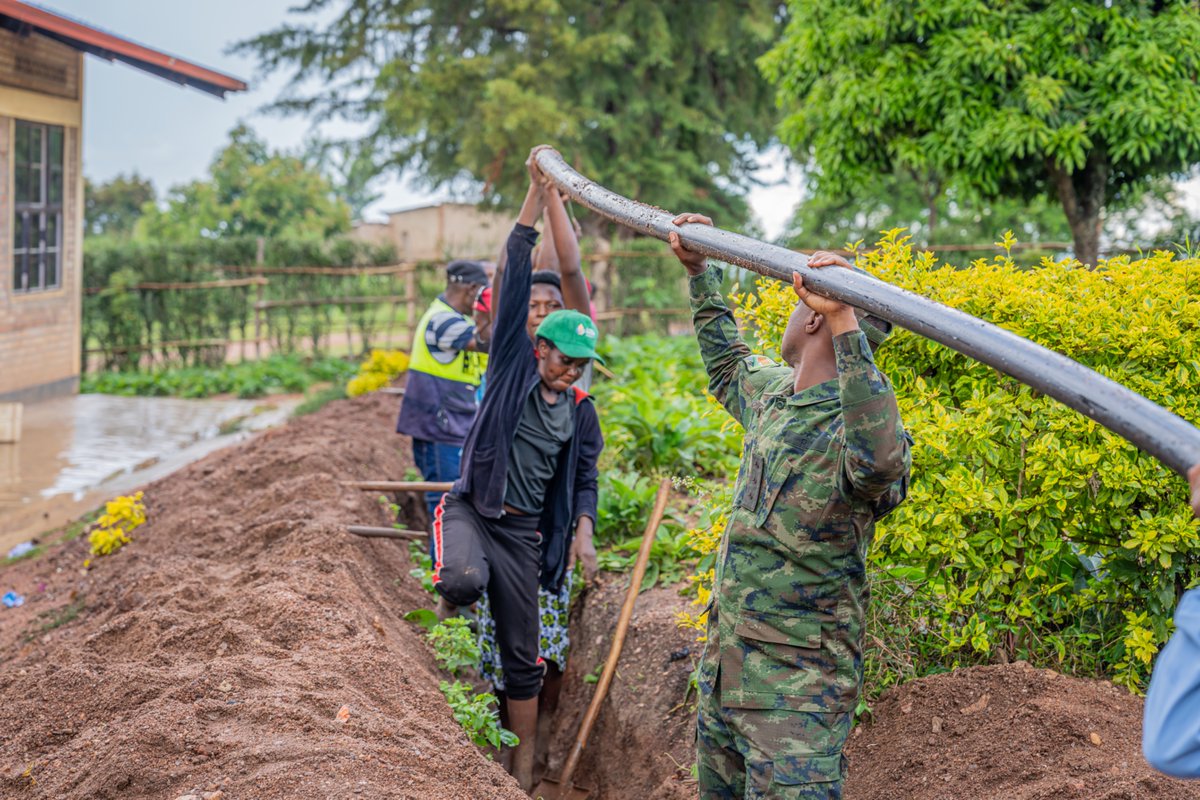 RwandaMoD's tweet photo. Byenene Primary School in Kamonyi District and Mugogwe Primary School in Huye District have expressed their appreciation for the development of a water supply plant for their students under the Defence and Security Citizen Outreach Programme 2025. https://t.co/3FiN0loF2L https://t.co/bTy98pJkHE