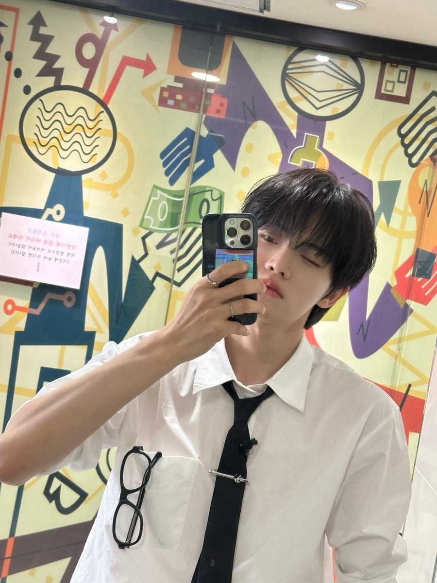 baeilpics's tweet photo. [📸] #MINWOOK | 250516

off work vibes 🐈‍⬛

#BAE173 #비에이이173 #CLOSEYOUREYES #전민욱 #JMIN https://t.co/jDSaEJzcaq
